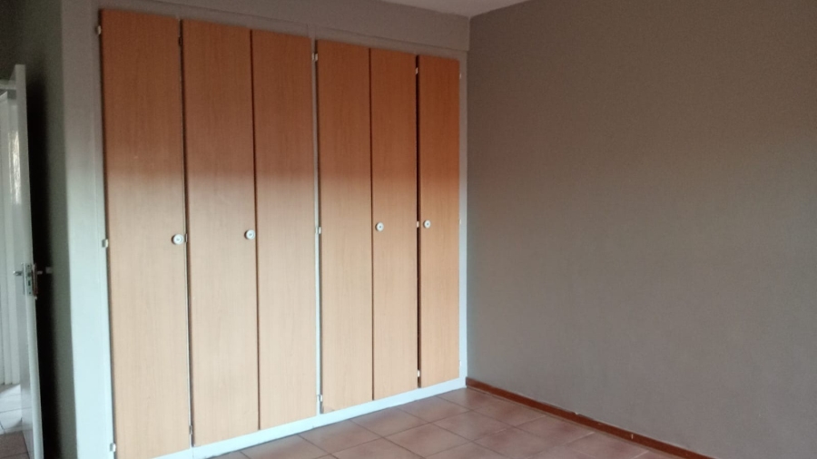 To Let 3 Bedroom Property for Rent in Langenhovenpark Free State